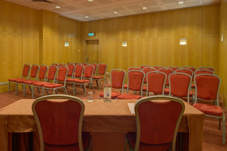 Sala de reuniões VIP Executive Entrecampos Hotel & Conference Lisboa